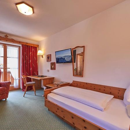Landhotel zum Bad Krün Exterior foto